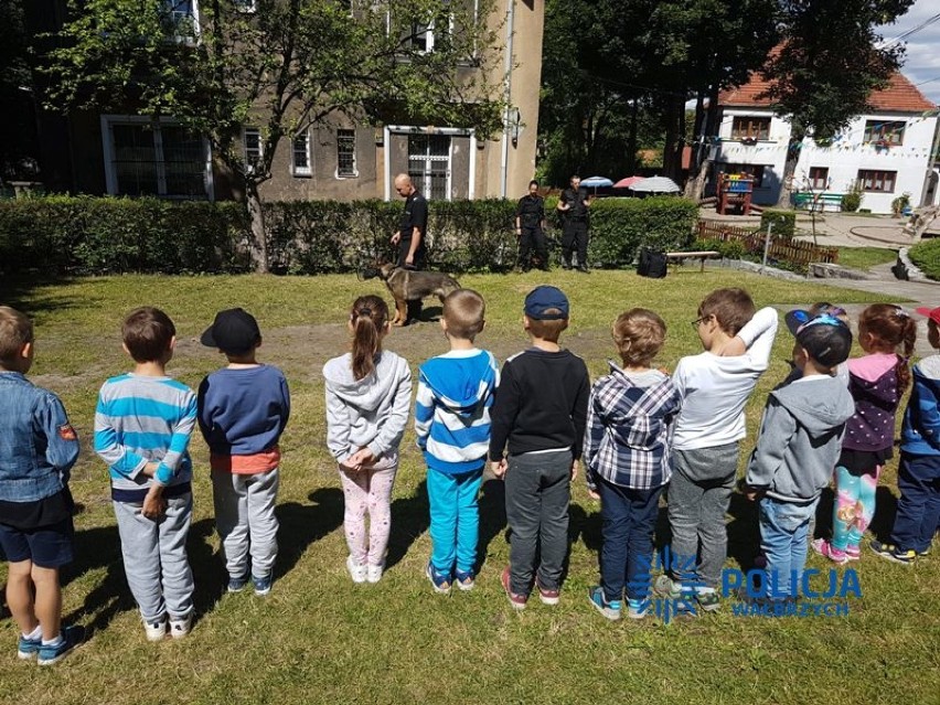 W ramach akcji „Bezpieczne wakacje”, policjanci odwiedzili...