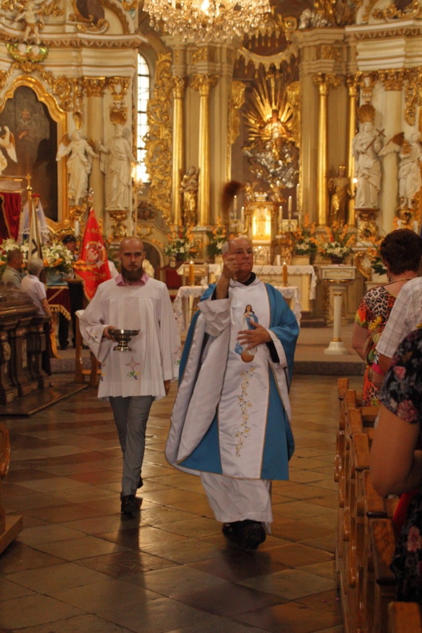 Procesja Matki Boskiej Zaśniętej i odpust u bernardynów