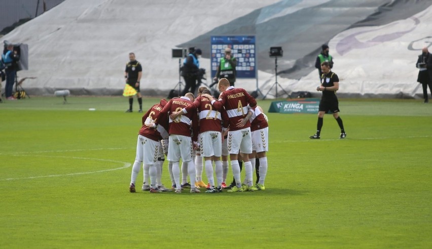 Górnik Zabrze przegrał z Wartą Poznań 1:2, choć zagrał w...