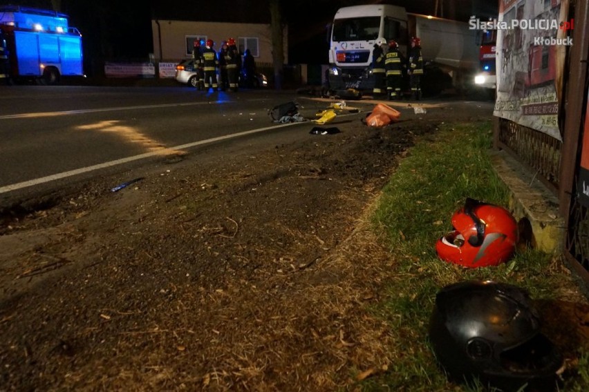 Parzymiechy: Motorower zderzył się z „cysterną” [FOTO, WIDEO]