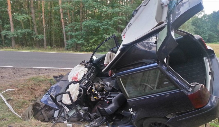 Śmierć 19-latka pod Uniejowem. Tragiczny wypadek na drodze krajowej 72 w Człopach