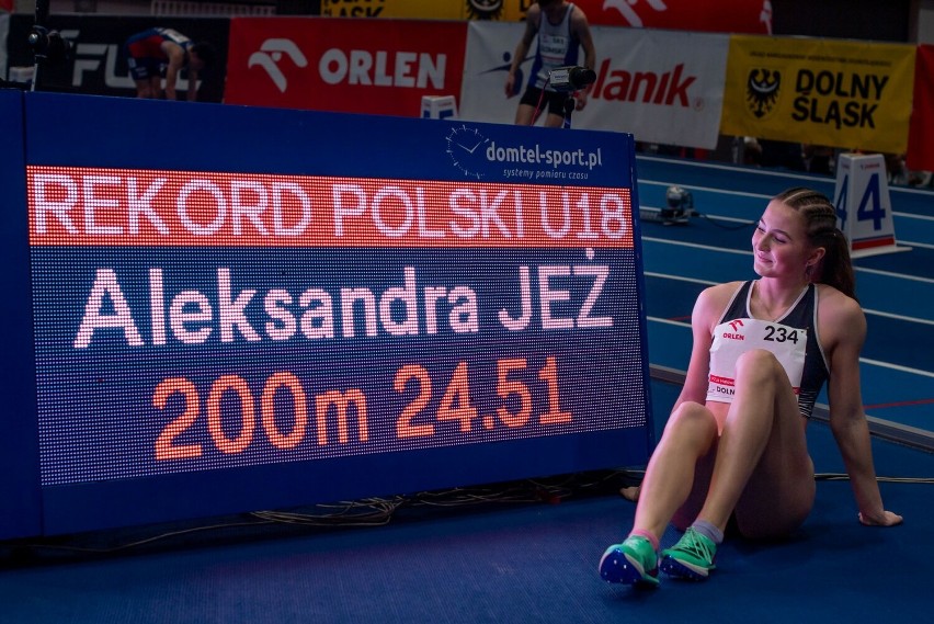 Aleksandra Jeż poprawiła rekord Polski w biegu na 200 m...