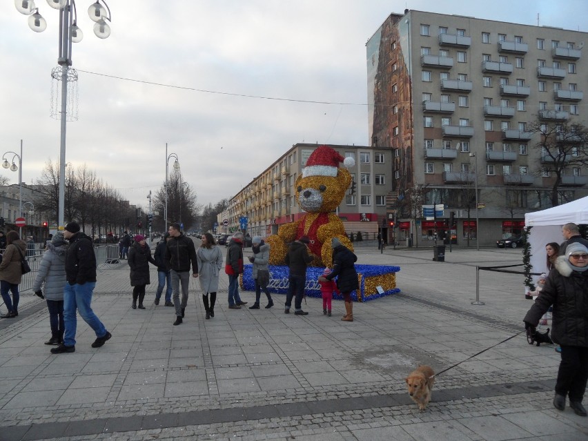 Święta 2016 w Częstochowie: św. Mikołaj zapalił świąteczne światełka ZDJĘCIA