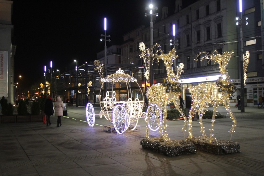 Świąteczne iluminacje w Katowicach. Tak świeci się miasto! [ZDJĘCIA]