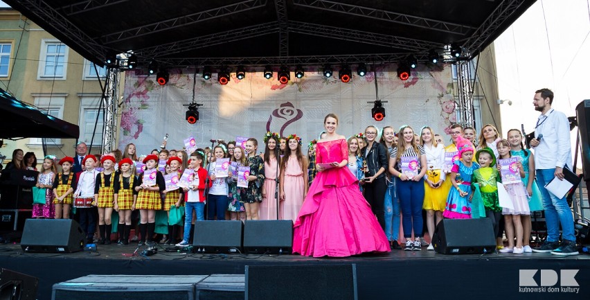 Przesłuchania konkursowe do jubileuszowej, X edycji "Kwietnika" odbyły się na sali widowiskowej KDK, w piątek 7 września 2018 roku, a Koncert Galowy i wręczenie nagród miały miejsce na scenie plenerowej na Placu Piłsudskiego następnego dnia