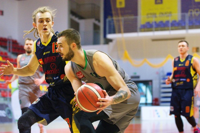 Basket Nysa mocno rozpoczął fazę play-off. Nyscy Koszykarze wygrali w pierwszym meczu z MKS Sokół Międzychód.