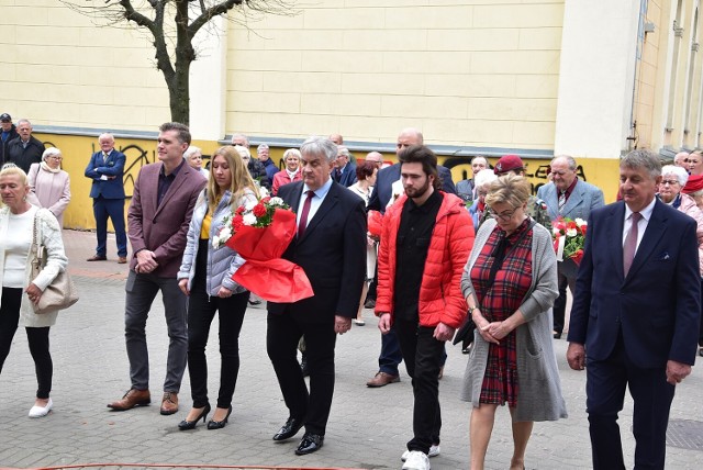 Uroczystości tradycyjnie odbyły się na kwidzyńskim deptaku, przed pomnikiem Marszałka Józefa Piłsudskiego