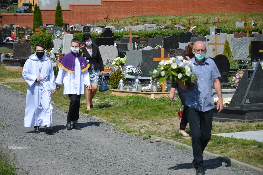 Tłumy pożegnały Kacpra Zielińskiego na cmentarzu komunalnym...