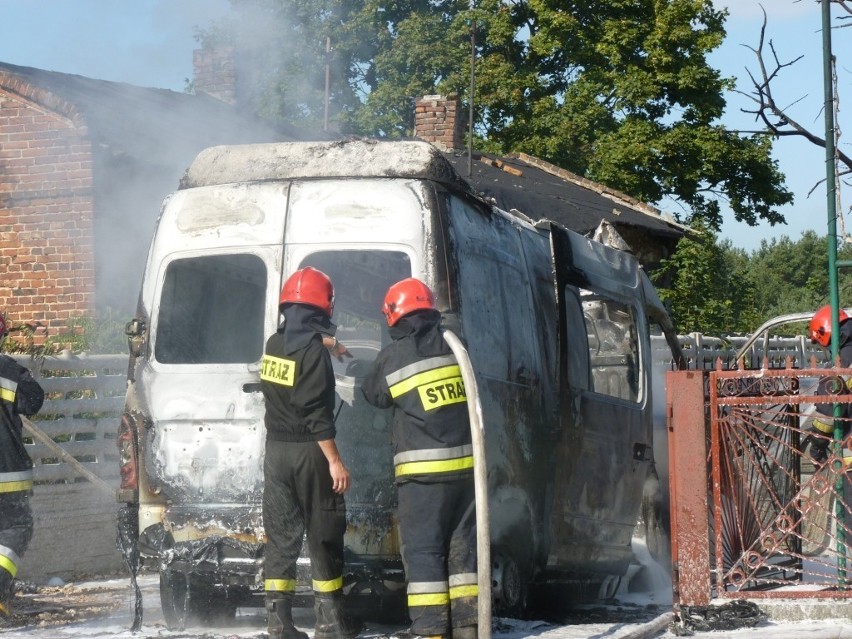 Pożar w komisie samochodowym w Bloku Dobryszyckim