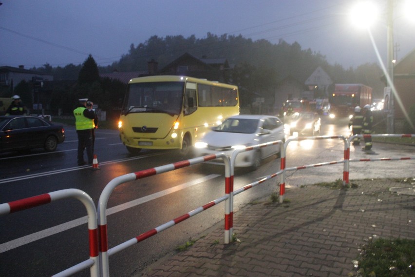 Zderzenie audi i autobusu na DK78