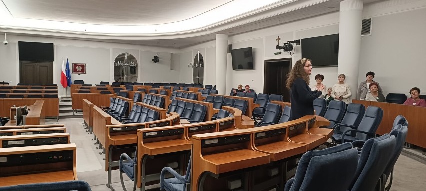 Słuchacze UTW w Zduńskiej Woli na wycieczce w Sejmie