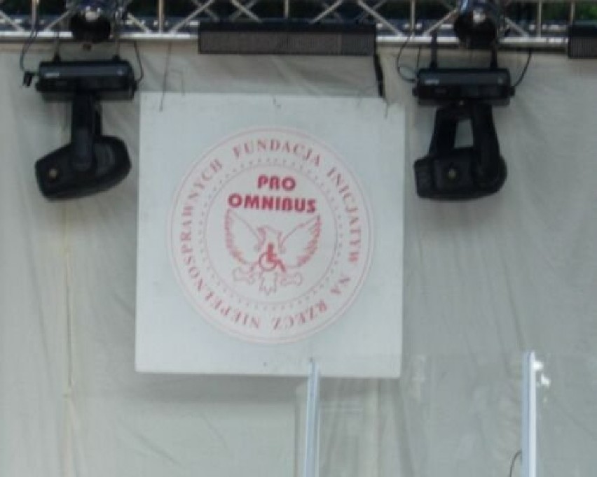 Logo fundacji PRO OMNIBUS- głównego organizatora festiwalu....