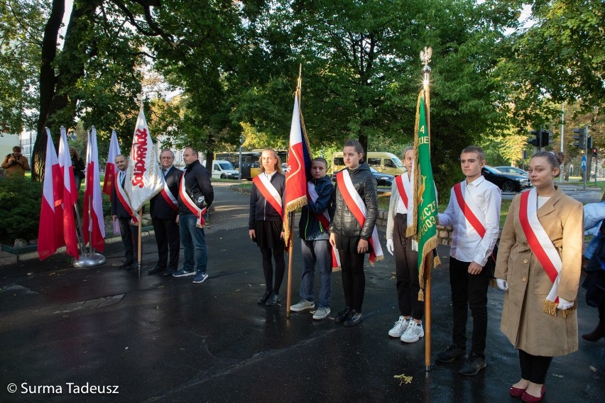 W Stargardzie upamiętniono 80 rocznicę napaści sowieckiej na Polskę. Była uroczysta msza w kościele Ducha Św. [ZDJĘCIA]