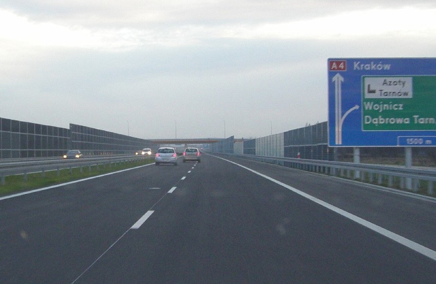 Utrudnienia na autostradzie A4 między Brzeskiem a Tarnowem. Rozpoczęły się przeglądy mostów w Biadolinach Radłowskich i Łętowicach