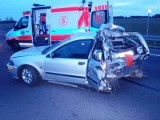 Wypadek koło Braniewa: ciężarówka uderzyła w tył volvo [zdjęcia]