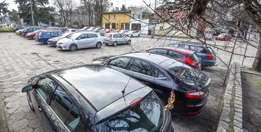 Popularne parkingi w Gdańsku Oliwie będą płatne? Jeden znajduje się naprzeciwko Parku Oliwskiego