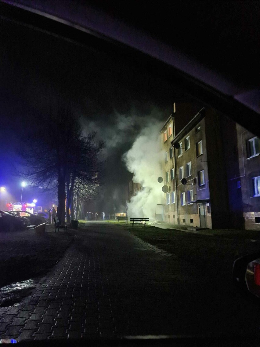 Ewakuacja w Dobrzanach po pożarze mieszkania – lokalna społeczność wspiera poszkodowanych