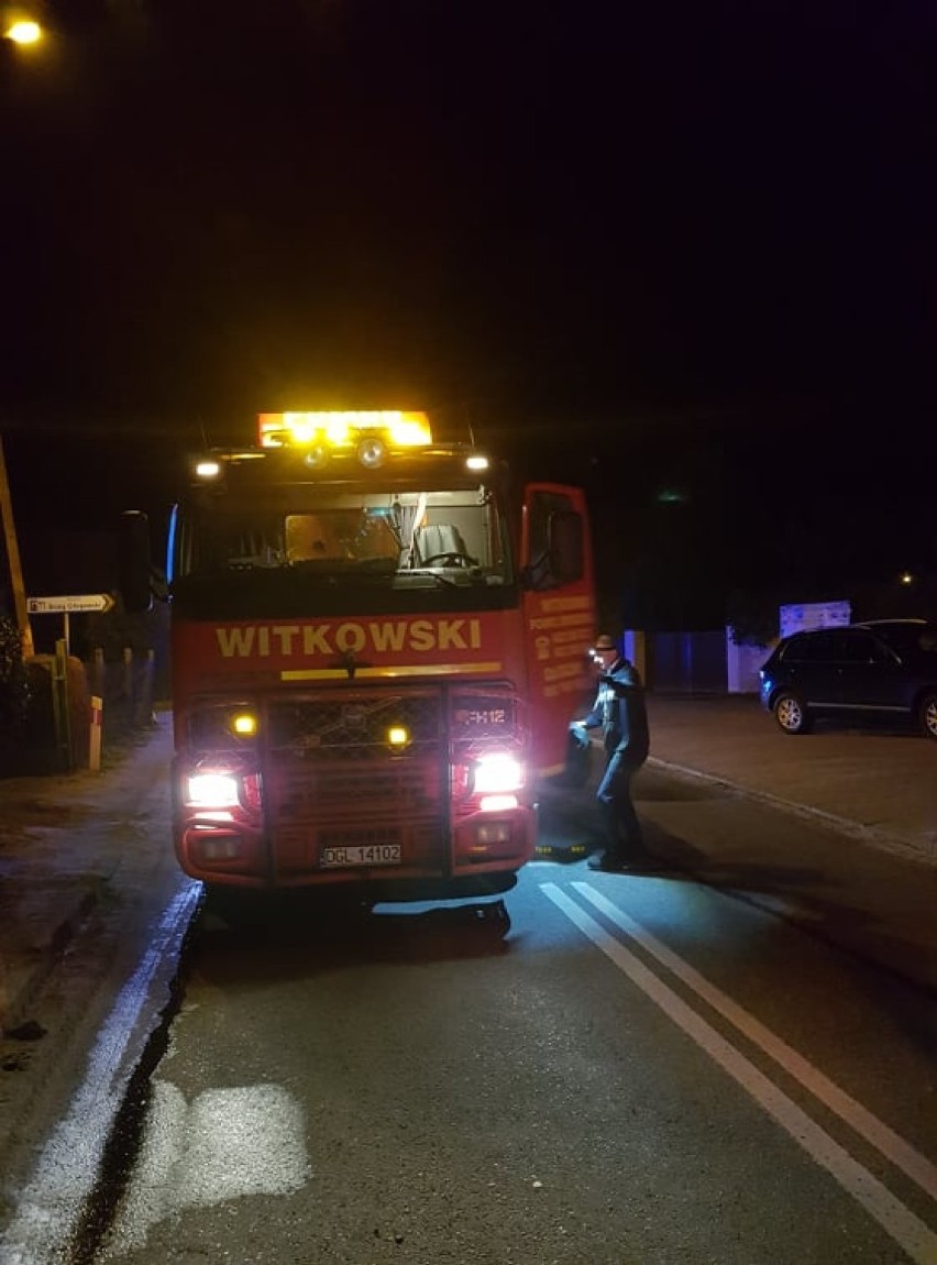 Brzeg Głogowski: Auto z naczepą uderzyło w mur 