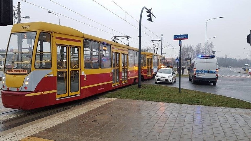 Wypadek na Hetmańskiej. Zderzenie toyoty z tramwajem [ZDJĘCIA,FILM]