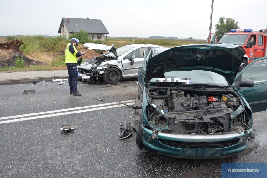 Wypadek trzech samochodów w Pikutkowie trasie Włocławek - Brześć Kujawski [zdjęcia, wideo]