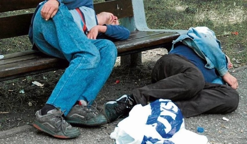 Bezdomni to w Świdnicy coraz większy problem. Część to wyrzuceni ze schroniska za picie (ZDJĘCIA)