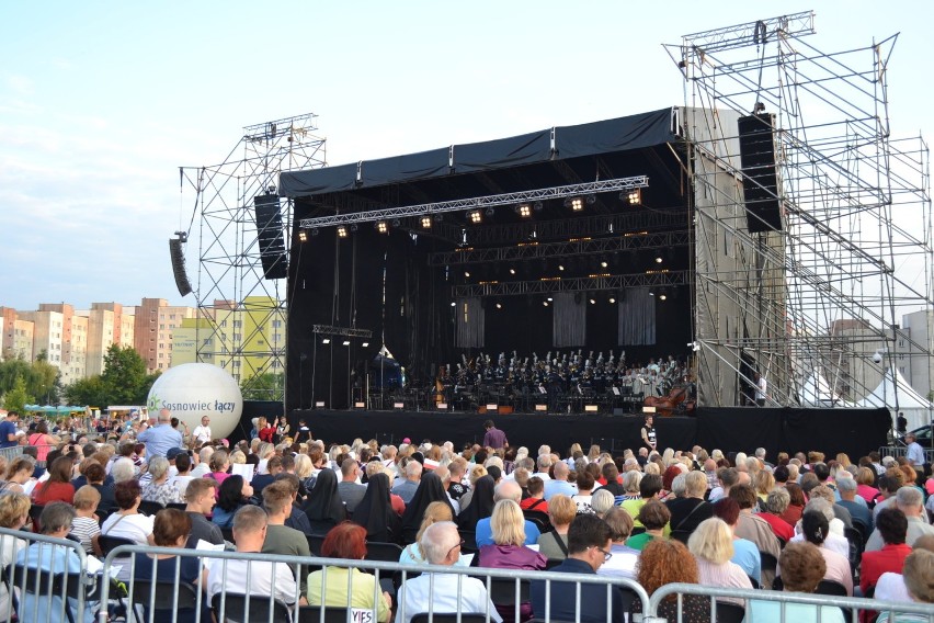 Koncert Piotra Rubika na Placu Papieskim w Sosnowcu ZDJĘCIA