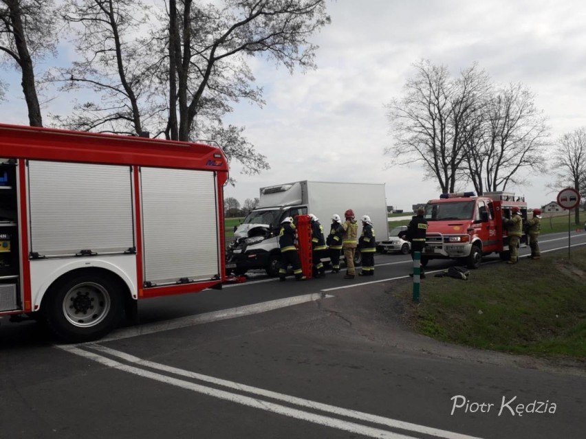Zderzenie aut dostawczych na drodze krajowej w okolicy Czarnożył [FOTO]