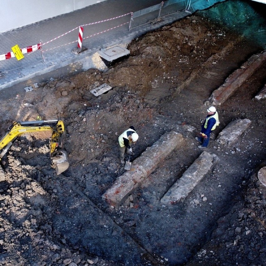 Kraków. Dekerta gotowa. Odkrycia archeologiczne zniknęły pod asfaltem