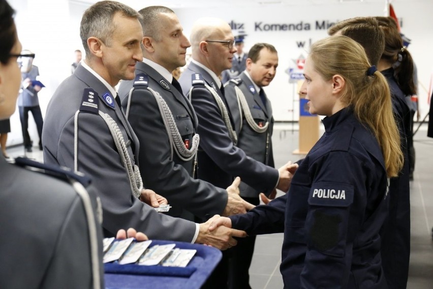 Nowi funkcjonariusze w lubelskiej policji. W środę złożyli ślubowanie (ZDJĘCIA)