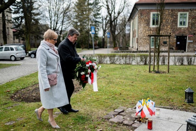 Samorządowcy uczcili pamięć ofiar zbrodni katyńskiej oraz katastrofy smoleńskiej