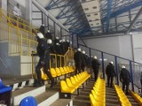 Policjanci ćwiczyli na lodowisku w Nowym Targu. Na wypadek starcia kibiców