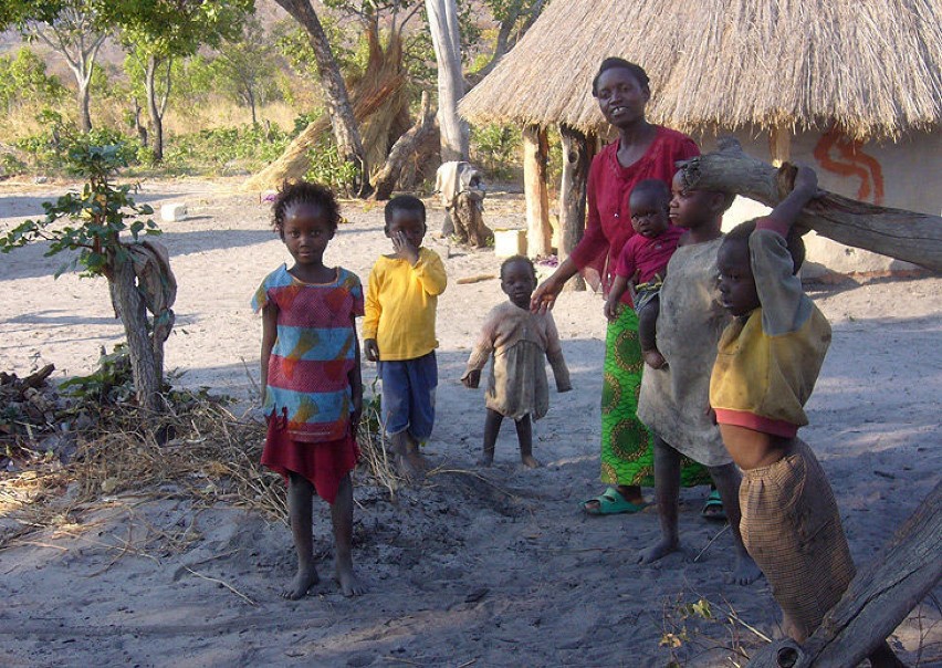 Dzieci z wioski Mpanshya.
