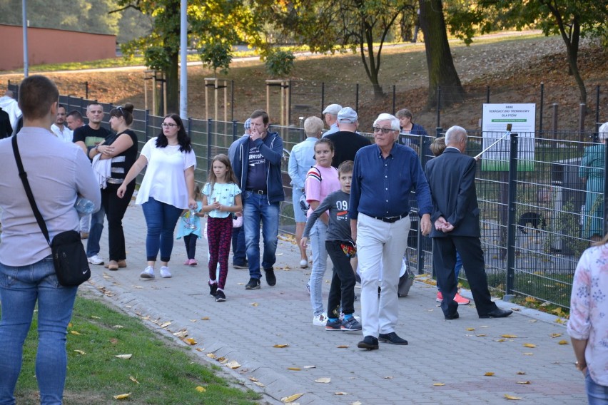 Park dla psów otwarty przy stadionie w Jastrzębiu-Zdroju - ZDJĘCIA