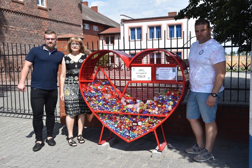 Kolejne serca na nakrętki stanęły w Grodzisku Wielkopolskim     