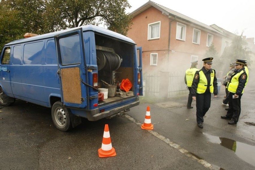 Wrocław: Sprawdzali, kto jest nielegalnie podłączony do kanalizacji (ZDJĘCIA)