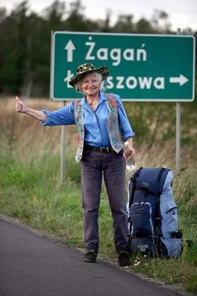 Najstarsza autostopowiczka, Teresa Panncewicz, ma 75 lat.