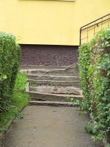 Wałbrzych: Nie dopilnowali naprawy schodów. Mieszkańcy zapłacą drugi raz (ZDJĘCIA)