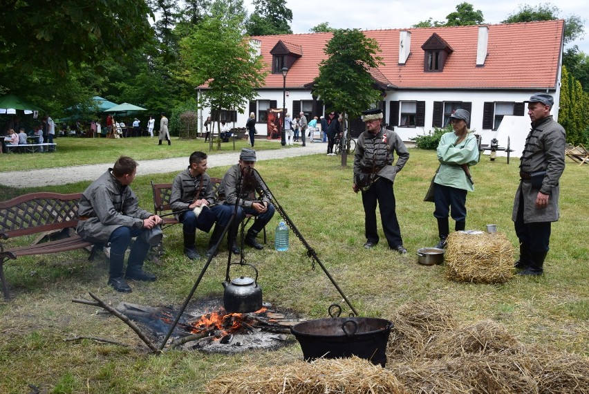 Niedziela u Niechciców. Walki powstańcze w dworku Marii...