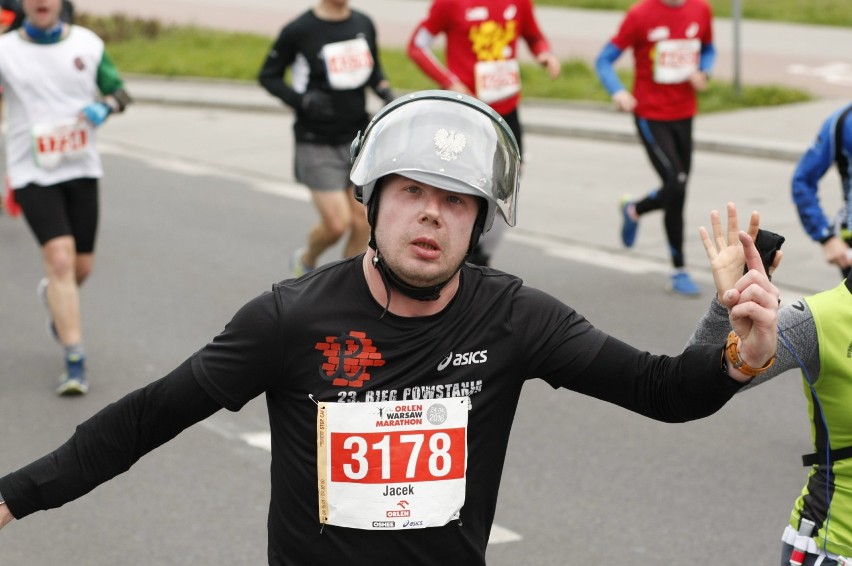 Orlen Warsaw Marathon 2016 ZDJĘCIA uczestników biegu na...