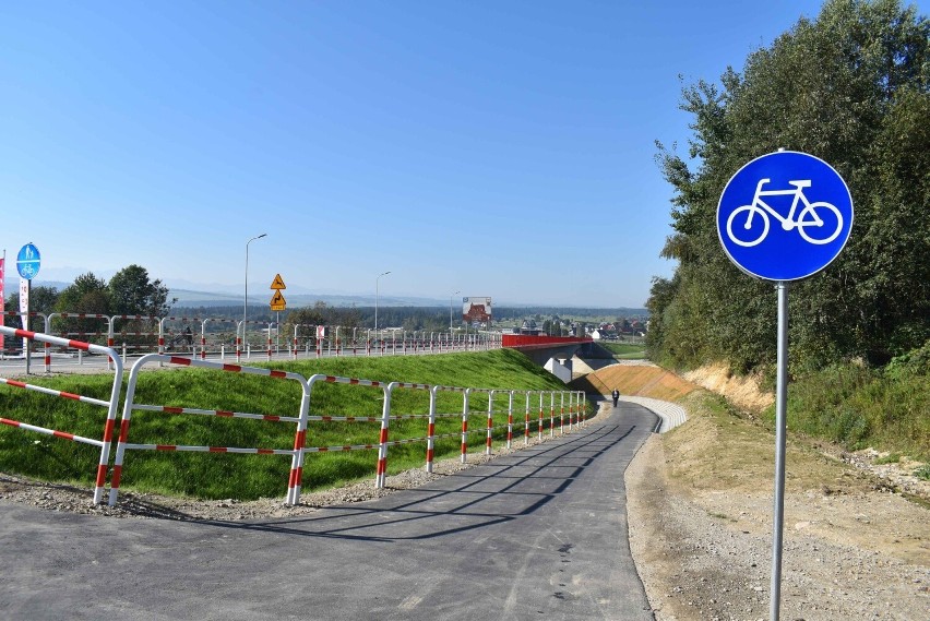 Nowy most w Dębinie i ścieżka rowerowa