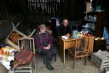 Powódź w Zastowie Karczmiskim: Rodzina śpi w starej stodole (zdjęcia)