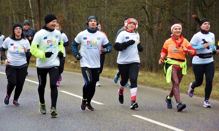 Piła. Bieg Sylwestrowy na Płotki zgromadził około 1200 uczestników. Zobaczcie zdjęcia