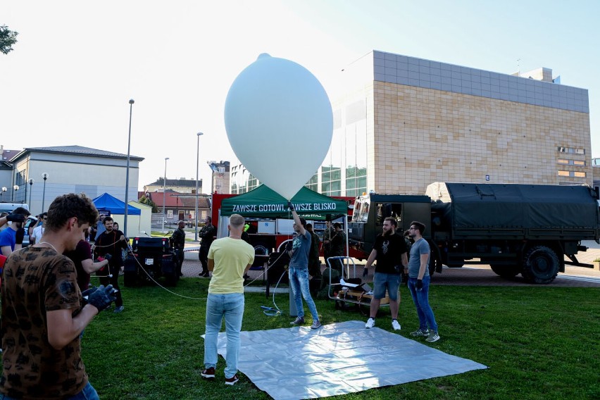 Studenci Akademii Tarnowskiej chwalili się balonem, który...