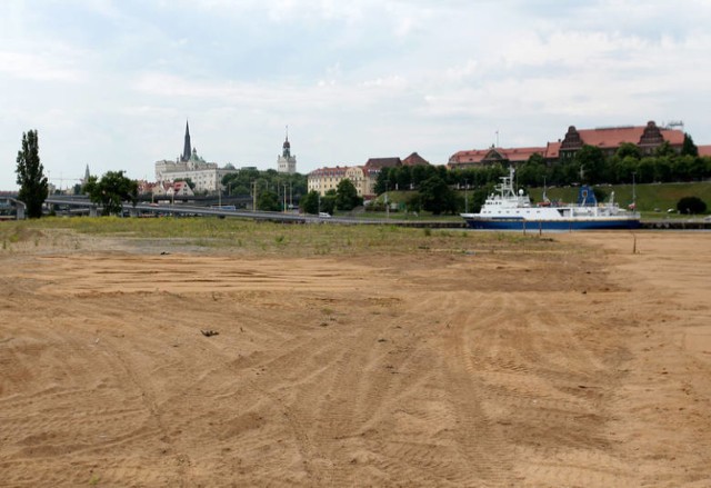 Jej obsługą ma się zająć podmiot, który  przedstawi najlepszą ofertę na realizację projektu „Miejska strefa letnia” wraz z punktem gastronomicznym.