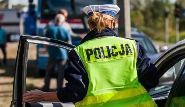 Policjanci z Żabna wylegitymowali uczetników osiemnastkowej imprezy w klubie piłkarskim