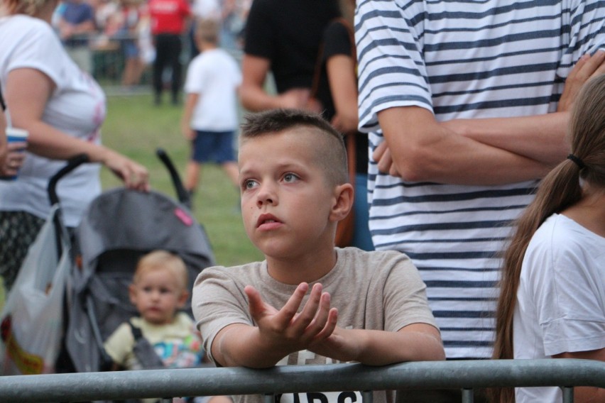 Koncert zespołu Mikesh na Pikniku Historycznym w Jastrowiu