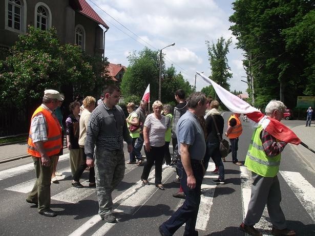 Biedrzychowice: Blokada drogi z Jeleniej Góry do Zgorzelca (ZDJĘCIA)