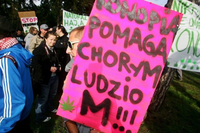 Fibromialgia oznacza ciągły ból. Chorzy podejrzewają, że pomogłaby im medyczna marihuana. Ale do tego konieczna diagnoza