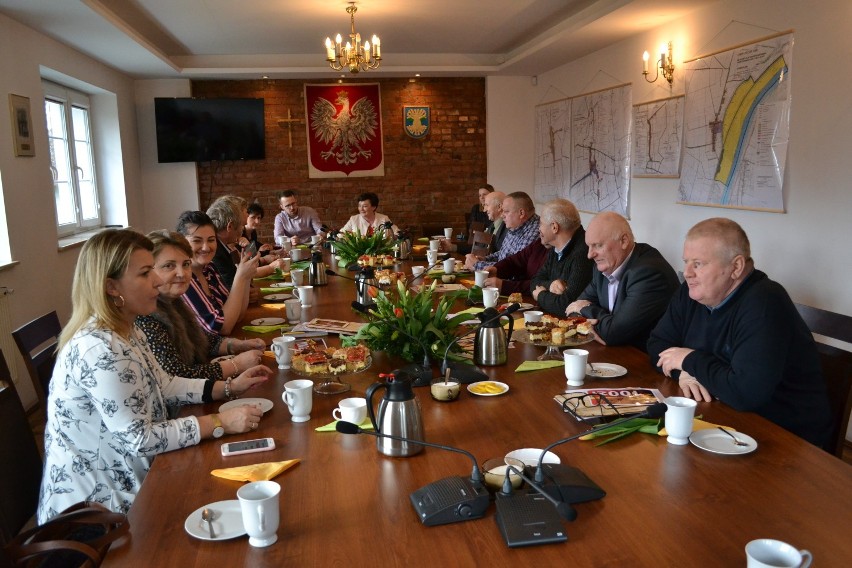 Dzień sołtysa w gminie Suchy Dąb. Rozmawiamy z wójtem Henryką Król o roli, jaką pełnią sołtysi |Zdjęcia