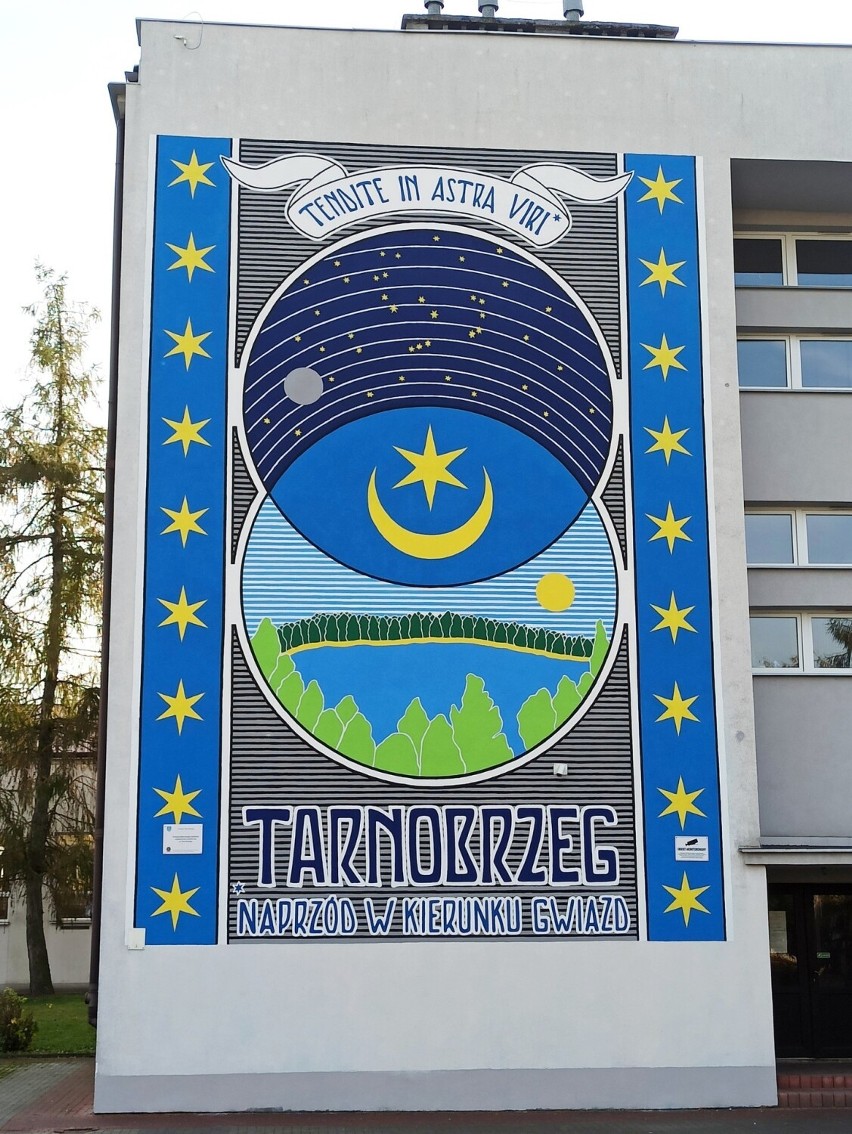 Warto zajrzeć na dziedziniec tarnobrzeskiego liceum i...